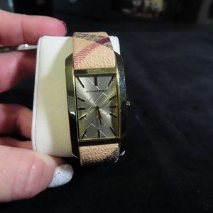 Burberry nova check watch